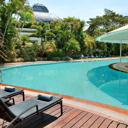 Hilton Cairns