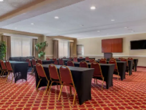 Comfort Inn & Suites Texas Hill Country Hotels in Kendall County