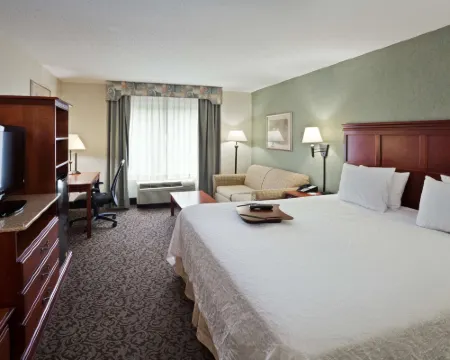 ハンプトン イン イサカ イサカのホテル