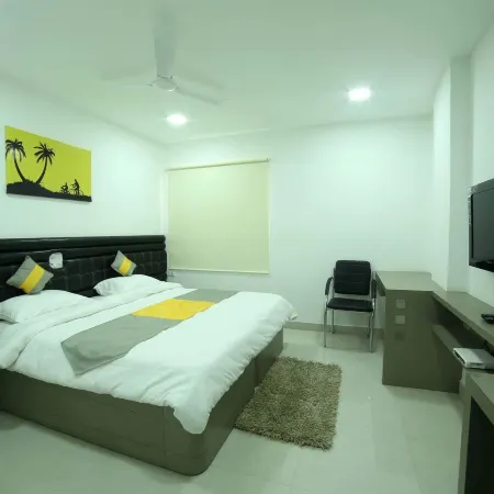 La Riviera Suites Madhapur Отели рядом с достопримечательностью «Торговый центр Inorbit»