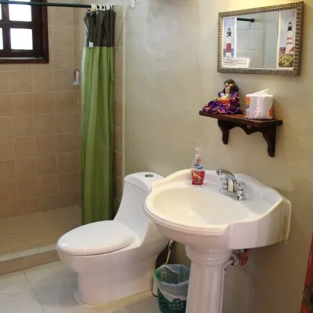 Cancun Guest House 3 Near Ado Bus Terminal and 25 Min from/to Airport by Shuttle