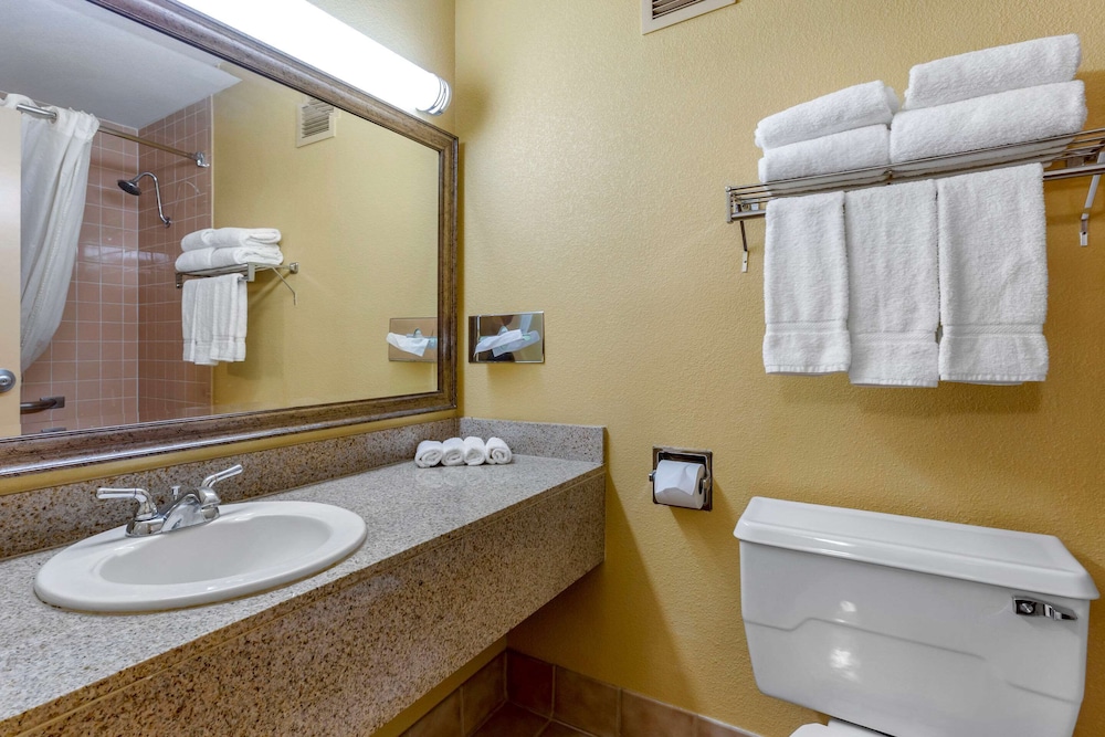 Clarion Inn & Suites