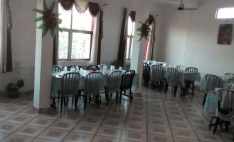 1. Hotel Gr..