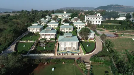 Fazlani Natures Nest - the Wellness Retreat Отели в г. Талегаон Дабхейд