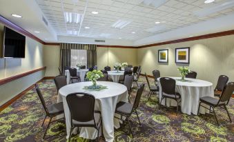 Holiday Inn Express & Suites Fort Wayne