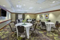 Holiday Inn Express & Suites Fort Wayne Các khách sạn ở Aboite Township
