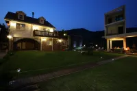 Hongcheon Casamoro Pool Villa (Near Vivaldi Park) Hotel a Hongcheon-gun
