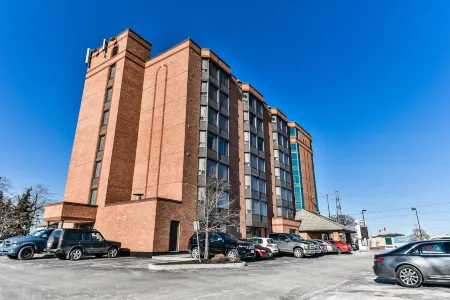 Best Western Plus Cambridge Hotel Отели рядом с достопримечательностью «Кеймбридж Скалпчер Гарден»