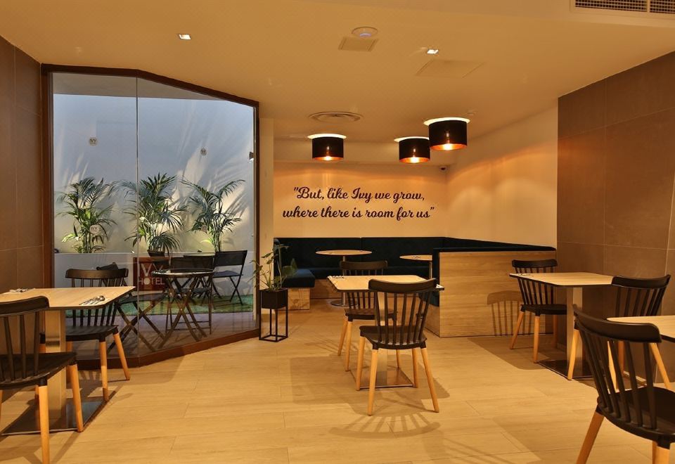 3. 아이비 호텔 -..