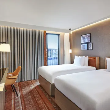 Hilton London Tower Bridge Отели рядом с достопримечательностью «Саутворк»