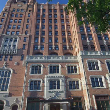 The Tudor Arms Hotel Cleveland - a DoubleTree by Hilton Отели рядом с достопримечательностью «Кливлендский оркестр»