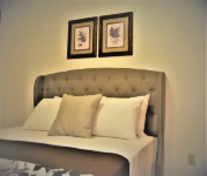 Arhaus 3: Serene Two-Bedroom Retreat
