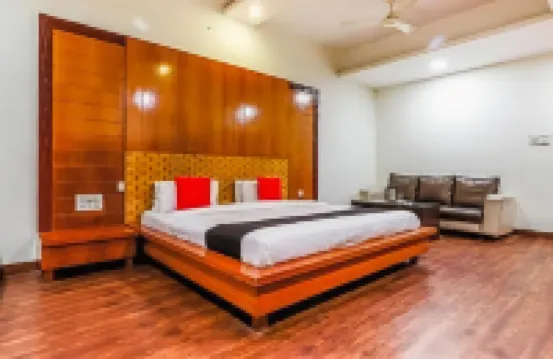 Hotel Mandakini Plaza , Kanpur