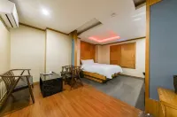Goyang Karma Hotel