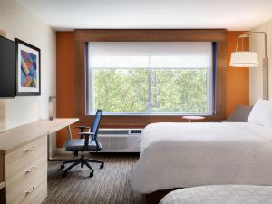 Holiday Inn Express & Suites Warrensburg North