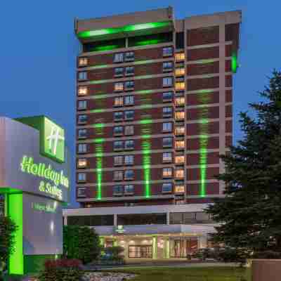 Holiday Inn & Suites Pittsfield-Berkshires Hotel Exterior