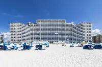 Lighthouse Condos by Hosteeva Hotels in Gulf Shores