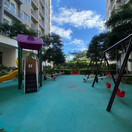 A Cozy 2 Bedroom Unit with a Parking at South Residences SM Southmall 1206