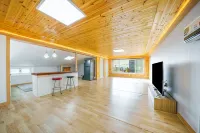 Goseong Min Cheol-Min Park Pension Отели рядом с достопримечательностью «Songjihohaesuyokjang»