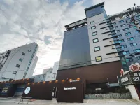 超越飯店 黔岩附近的飯店