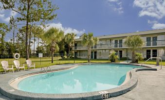 Motel 6 Marianna, FL