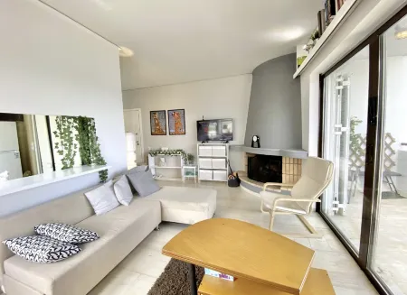 Nice Seafront Flat - Beach, Port & Athens Airport