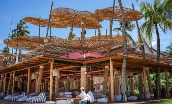 Apsara Beachfront Resort & Villa