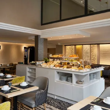 Best Western Plus Hotel Carlton Отели в г. Анси