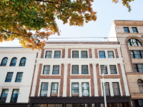 The Alexis Royal Sonesta Hotel Seattle Hotels near Pike Place Fish Market