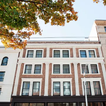 The Alexis Royal Sonesta Hotel Seattle Отели рядом с достопримечательностью «Пляз Алки»