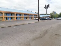Country Hearth Inn & Suites Cartersville - parking
