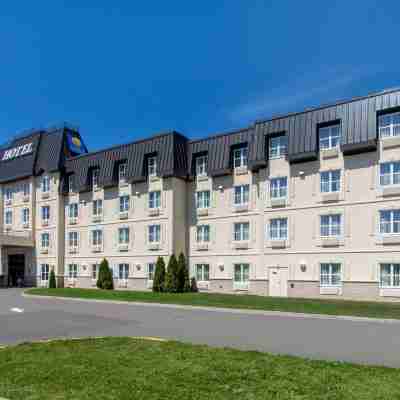 Comfort Inn & Suites Hotel Exterior