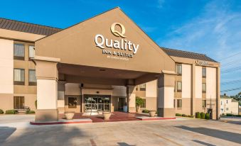 Quality Inn & Suites Quincy - Downtown