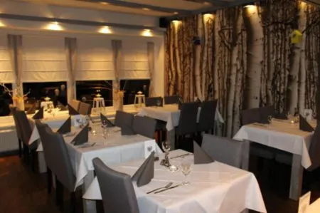 Hotel Restaurant Jägerhof Отели в г. Кёнигслуттер-ам-Эльм