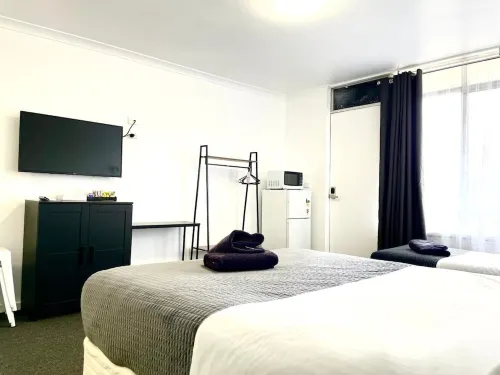 Avenue Motel Hotels in Alfredton