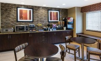 Microtel Inn & Suites by Wyndham North Canton