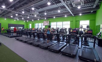 Village Hotel London Watford - Housity