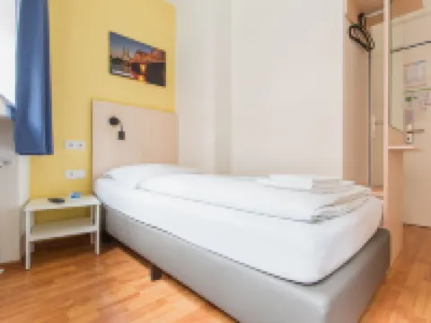 เอแอนด์โอ เคิล์น ดอม - โฮสเทล โรงแรมในโคโลญ