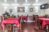 Econo Lodge - breakfast