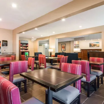 Comfort Suites