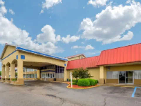 Econo Lodge Inn & Suites Triadelphia - Wheeling Hotels in Ohio County