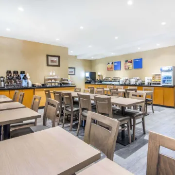 Comfort Inn & Suites