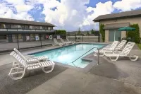 Poulsbo Inn & Suites - Swimmingpools