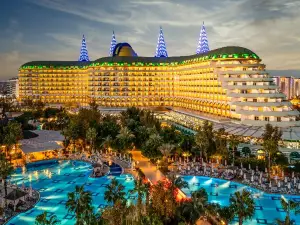 Delphin Imperial Lara