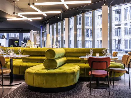 Mercure Amsterdam North Station Отели рядом с достопримечательностью «Мост Питон»