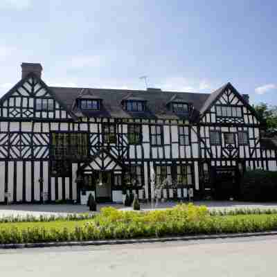 The Manor Elstree Hotel Exterior