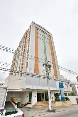 Comfort Hotel Campos Dos Goytacazes فنادق في كامبوس