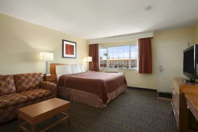 Howard Johnson by Wyndham San Diego Sea World Hotels in San Diego