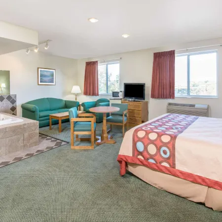 Super 8 by Wyndham West Middlesex/Sharon Area