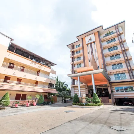 Siam Platinum Pattaya Отели рядом с достопримечательностью «Пляж Хатнаклуа»